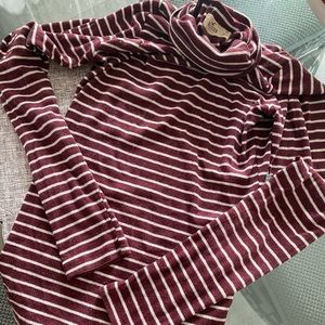 Hollister turtle neck